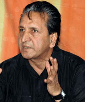 Abdul Qadir, Cricketer